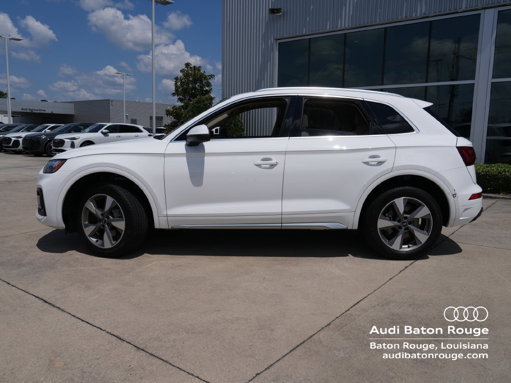 Used 2023 Audi Q5 2.0T Premium Plus w/ Premium Plus Package AWD/4WD image 2