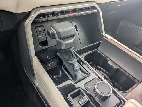 Used 2022 Toyota Tundra Capstone AWD/4WD image 25
