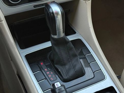 Used 2012 Volkswagen Passat 2.5 SE image 27