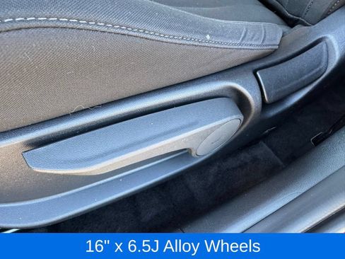 Used 2023 Hyundai Elantra SEL w/ Preferred Accessory Package FWD image 22
