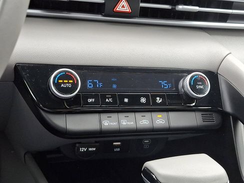 Certified 2025 Hyundai Elantra Sport image 15