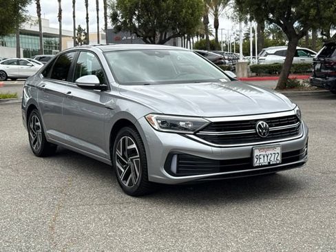 Used 2023 Volkswagen Jetta SEL FWD image 6