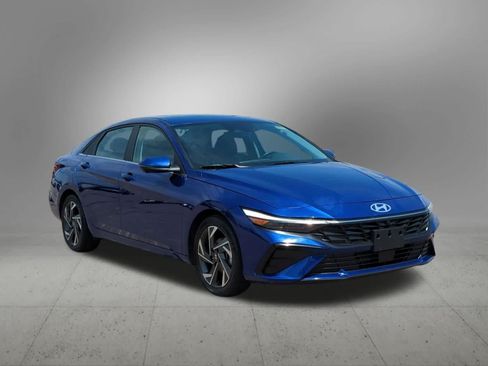 Used 2024 Hyundai Elantra Limited FWD image 8