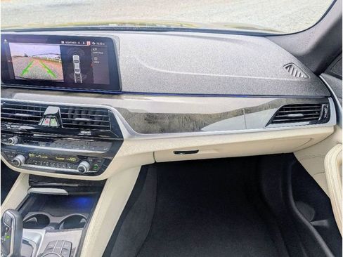 Used 2022 BMW 530i xDrive w/ M Sport Package image 32