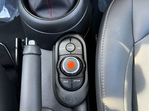 Used 2019 MINI Cooper S image 16