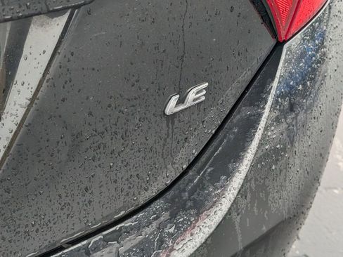 Used 2015 Toyota Corolla L image 19