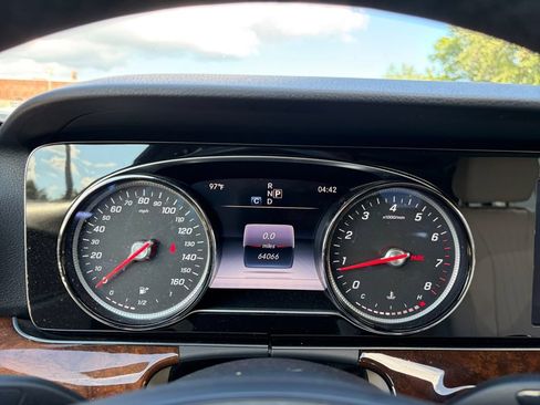 Used 2017 Mercedes-Benz E 300 4MATIC image 16