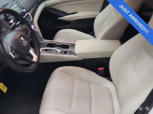 Used 2019 Honda Accord Touring image 5