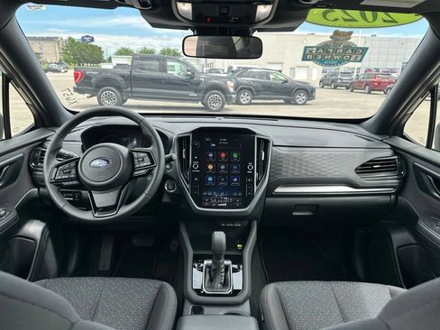 Used 2025 Subaru Forester Premium AWD/4WD image 21