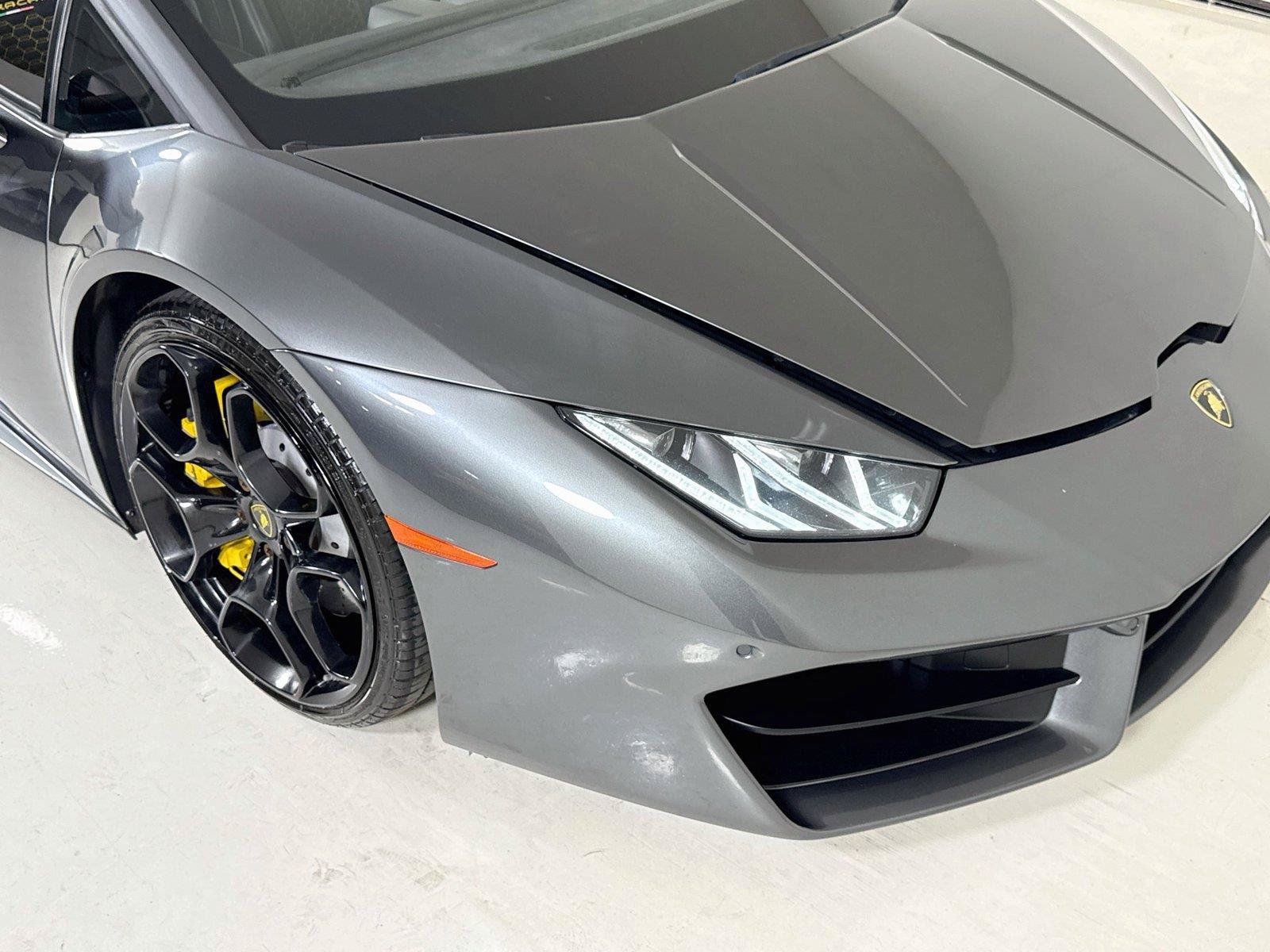 Used 2017 Lamborghini Huracan LP 580-2 RWD image 31