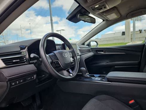 Used 2025 Toyota Camry LE FWD image 10