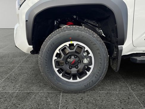 New 2025 Toyota Tacoma TRD Off-Road image 9