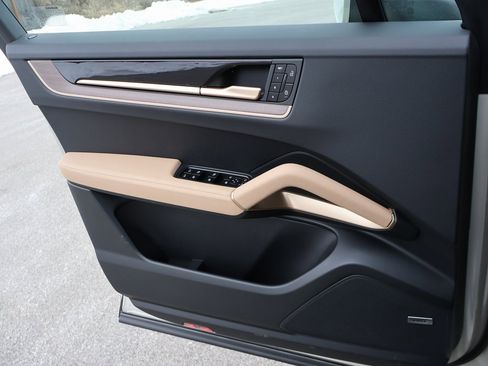 New 2026 Porsche Cayenne Coupe image 35