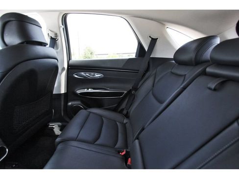 Used 2025 Genesis GV70 2.5T AWD/4WD image 12