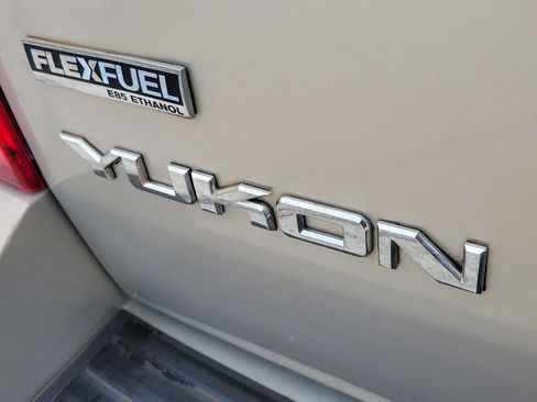 Used 2008 GMC Yukon SLT w/ SLT Preferred Equipment Group image 7