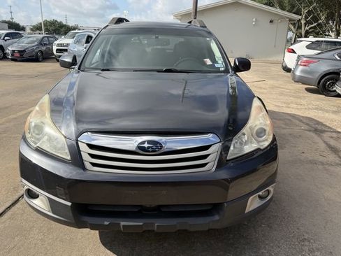 Used 2011 Subaru Outback 3.6R Limited w/ PWR Moonroof Pkg AWD/4WD image 2