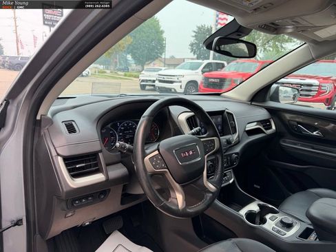 Used 2024 GMC Terrain Denali AWD/4WD image 15