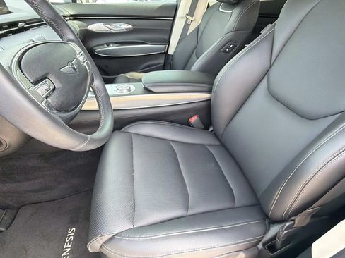 Used 2024 Genesis GV70 2.5T w/ Select Package AWD/4WD image 12