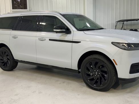 New 2025 Lincoln Navigator L Black Label image 3