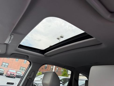 Used 2018 Honda CR-V Touring image 6