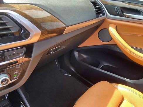 Used 2018 BMW X3 xDrive30i w/ Premium Package image 18