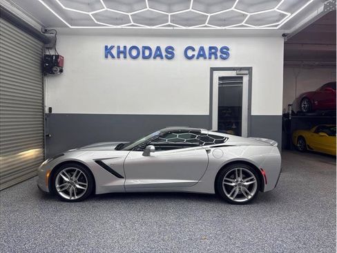 Used 2016 Chevrolet Corvette Stingray Coupe RWD image 1