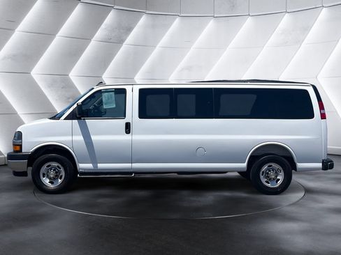 Certified 2025 Chevrolet Express 3500 LT w/ LT Preferred Equipment Group RWD image 2