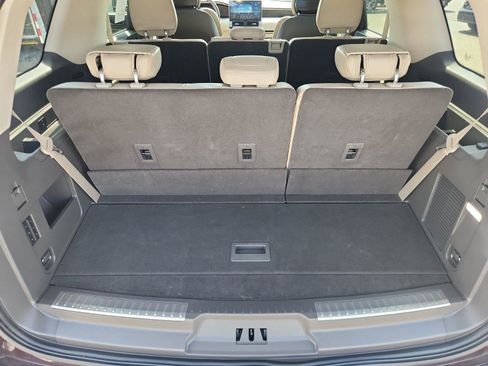 Used 2024 Lincoln Navigator Premiere AWD/4WD image 16