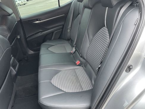 Used 2020 Toyota Camry SE FWD image 23