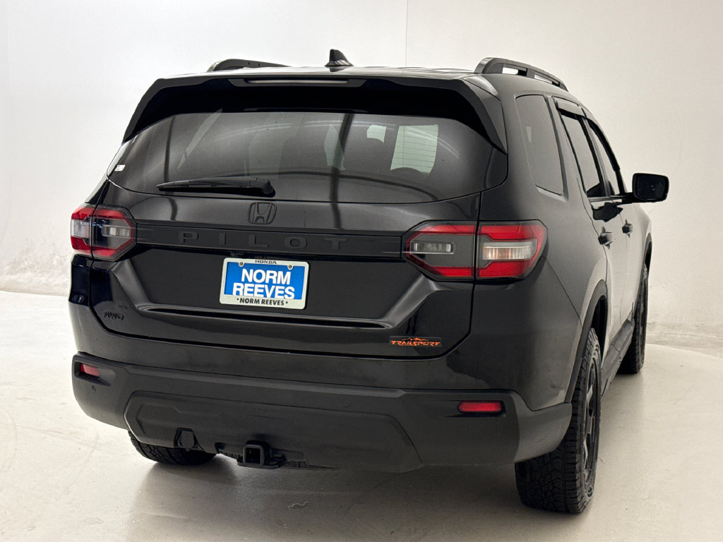 Certified 2025 Honda Pilot TrailSport image 9