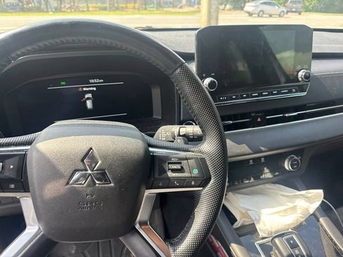 Used 2023 Mitsubishi Outlander SEL FWD image 8