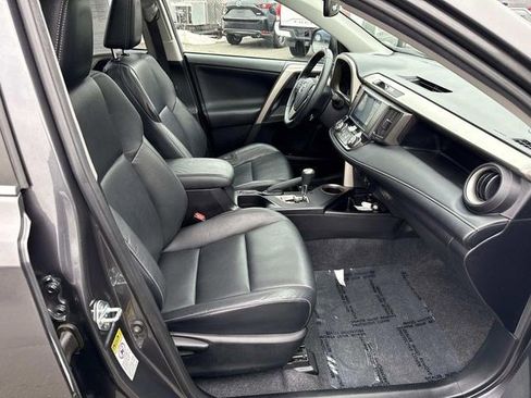 Used 2015 Toyota RAV4 Limited w/ Technology Package image 9