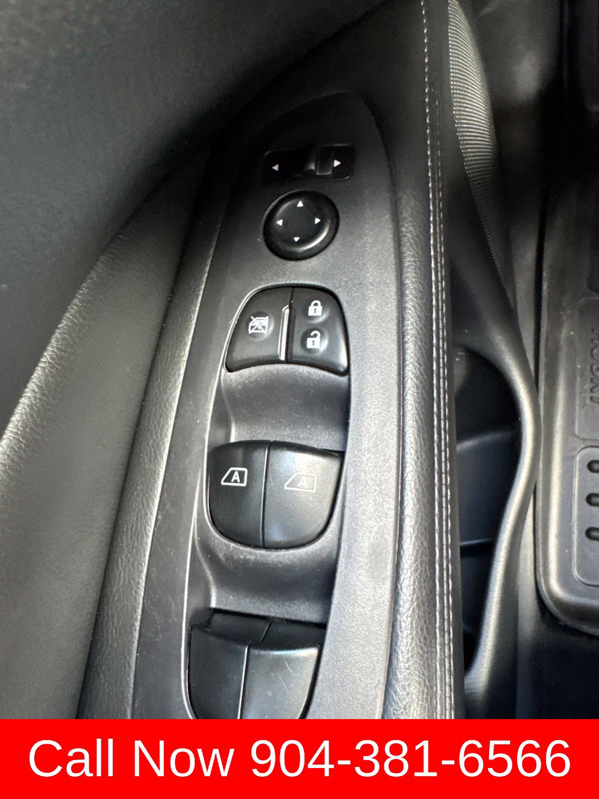 Used 2020 Nissan Pathfinder SL FWD image 22