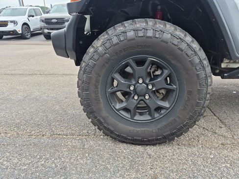 Used 2018 Jeep Wrangler Unlimited Sport S AWD/4WD image 8