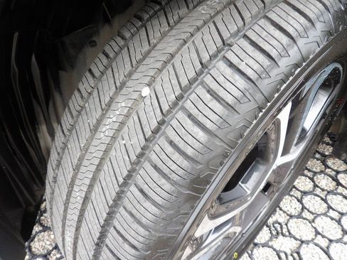 Used 2023 Subaru Ascent Limited w/ Technology Package image 28