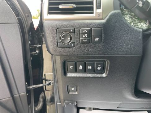 Used 2021 Lexus GX 460 Premium w/ Premium Package AWD/4WD image 14
