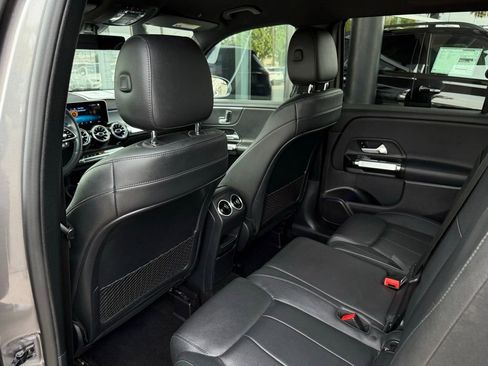 Certified 2021 Mercedes-Benz GLB 250 w/ Premium Package image 24