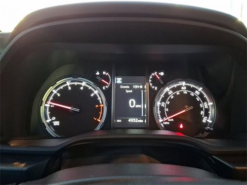 Certified 2024 Toyota 4Runner TRD Off-Road Premium image 30