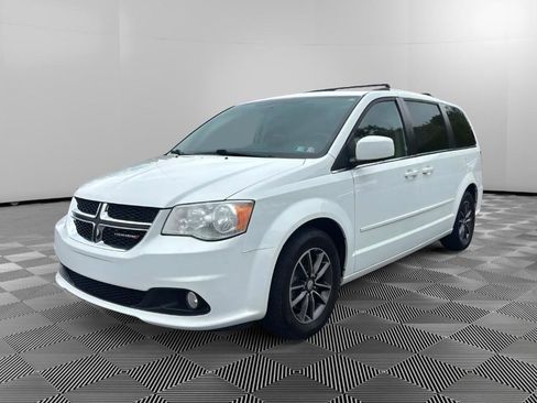 Used 2017 Dodge Grand Caravan SXT FWD image 1