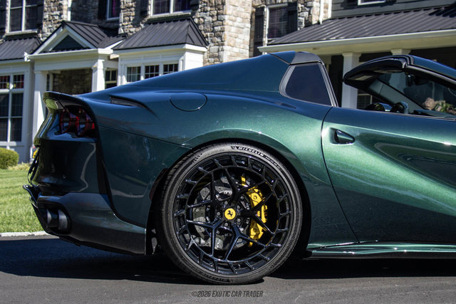 Used 2021 Ferrari 812 GTS RWD image 9