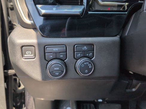 Used 2023 Chevrolet Silverado 1500 LT AWD/4WD image 27