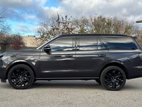 Certified 2025 Lincoln Navigator Black Label image 7