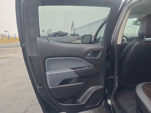 Used 2019 Chevrolet Colorado Z71 w/ Z71 Midnight Edition image 18