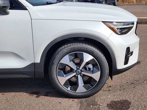 New 2026 Volvo XC40 B5 Plus w/ Protection Package Premier AWD/4WD image 29