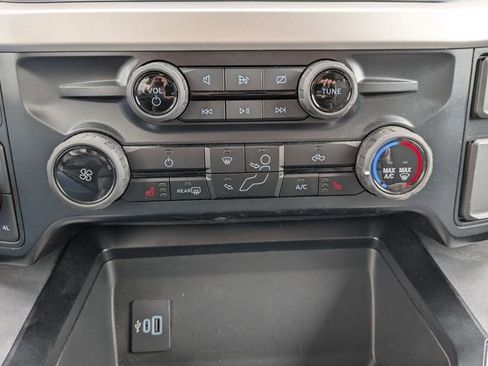 Used 2023 Ford F250 XLT w/ XLT Premium Package AWD/4WD image 3