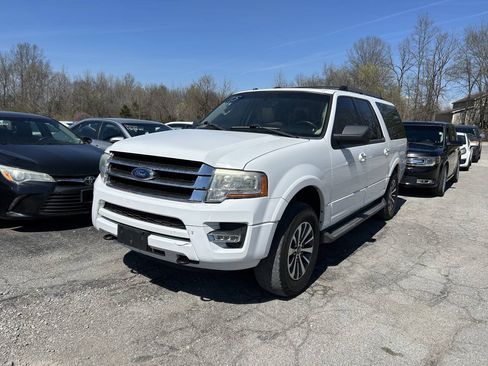 Used 2015 Ford Expedition EL XLT w/ Equipment Group 201A AWD/4WD image 2