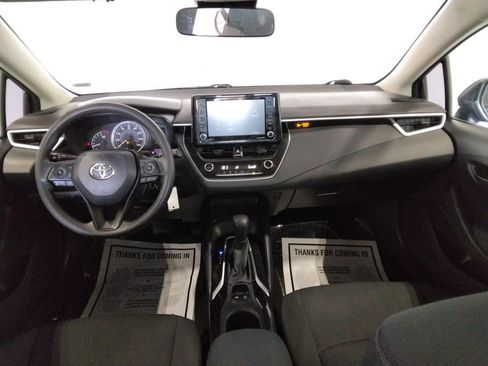 Used 2022 Toyota Corolla LE image 29