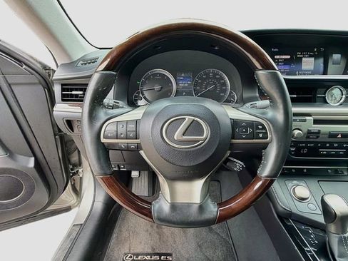 Used 2016 Lexus ES 350 w/ Premium Package w/Wood Trim FWD image 36