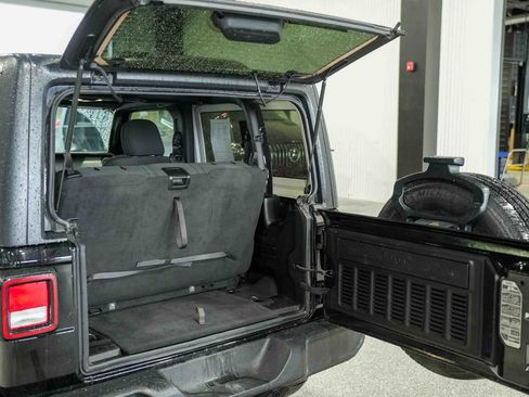 Used 2020 Jeep Wrangler Sport AWD/4WD image 11