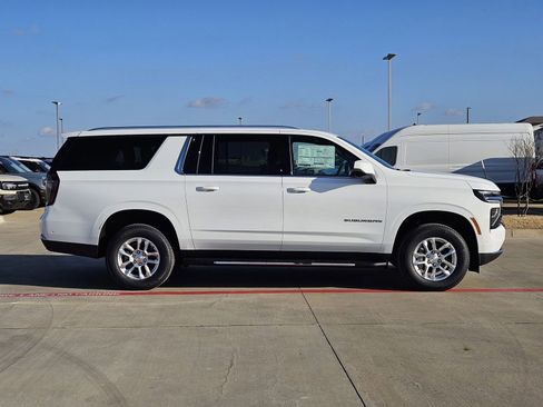 New 2026 Chevrolet Suburban LT w/ Comfort Package image 7